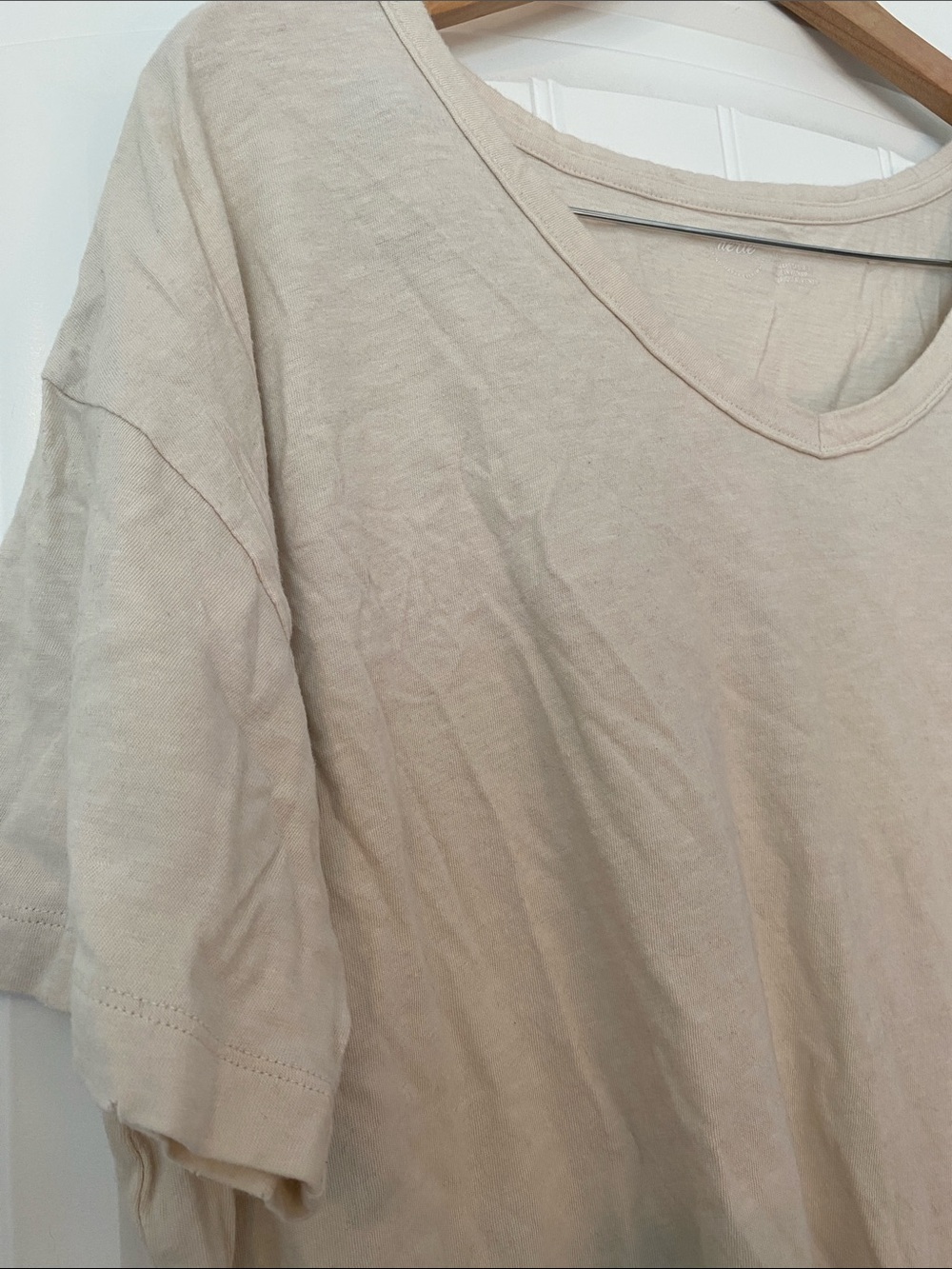 aerie Lightweight V-Neck Short Sleeve Tee - Cream size Large - Picture 3 of 7